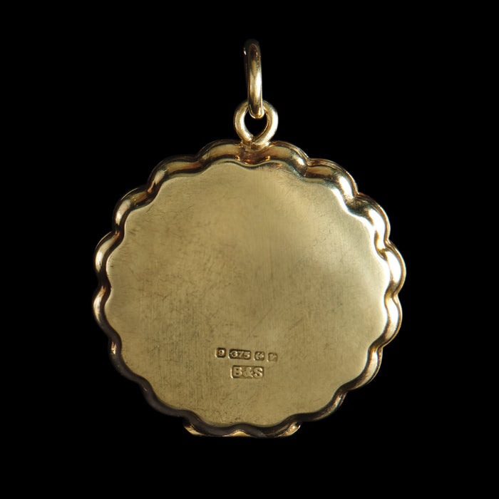 1970's 9ct Yellow Gold Floral Engraved Scalloped Locket