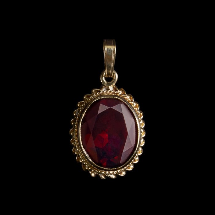 Early 20th-Century 9ct Yellow Gold Oval Faceted Garnet Pendant