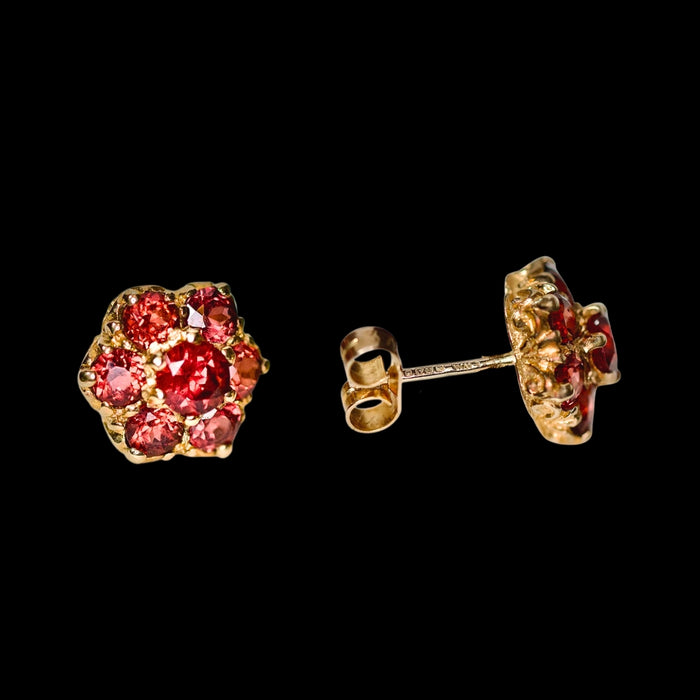 Late 20th Century 9ct Yellow Gold Garnet Flowerhead Cluster Stud Earrings