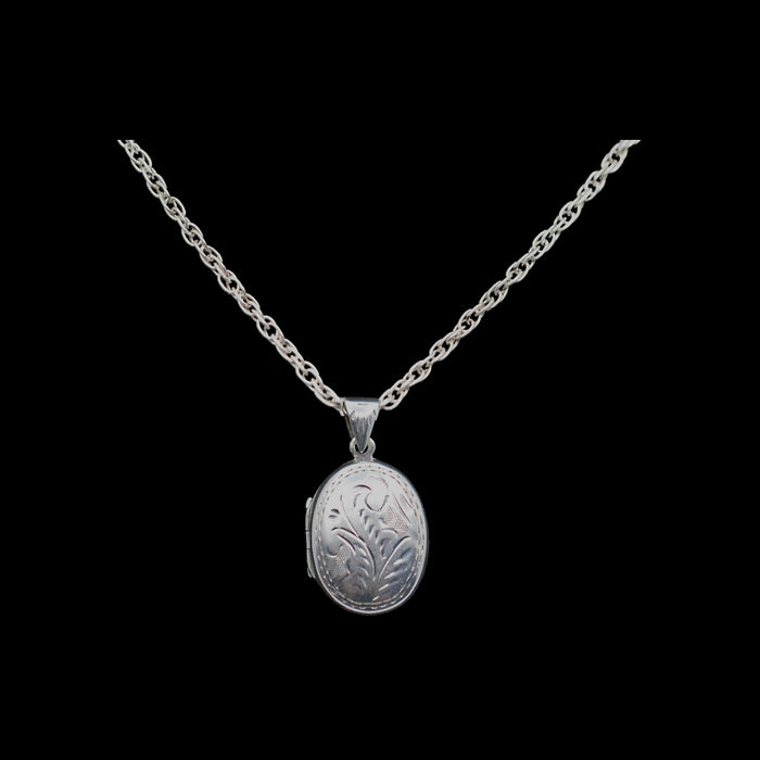 Late 20th Century Sterling Silver Engraved Oval Locket & Interlock Chain Necklace